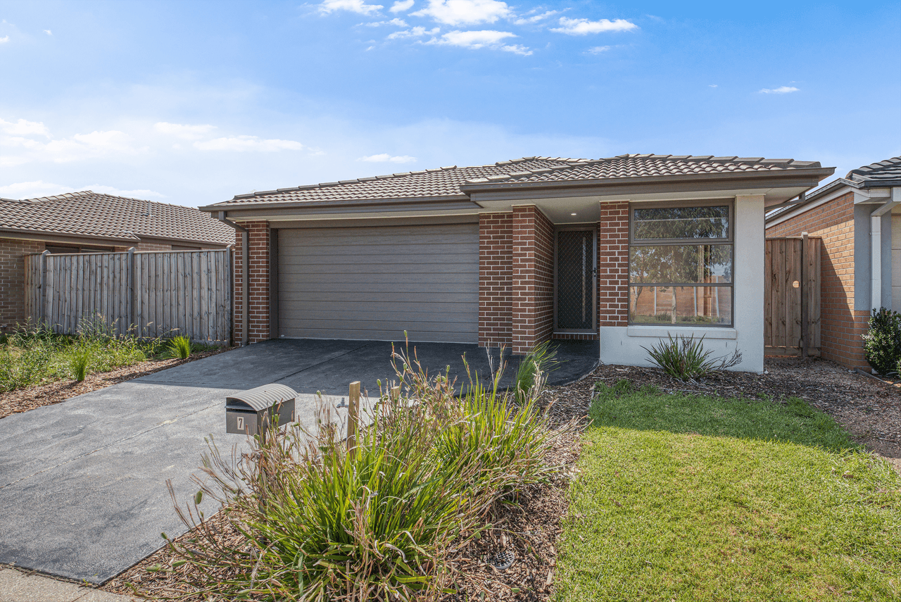 7 Tribute Drive, PAKENHAM, VIC 3810