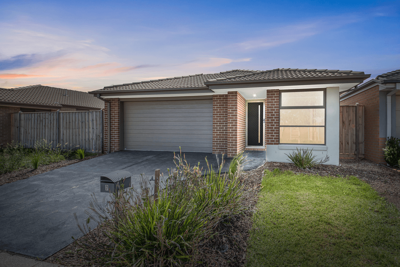 7 Tribute Drive, PAKENHAM, VIC 3810