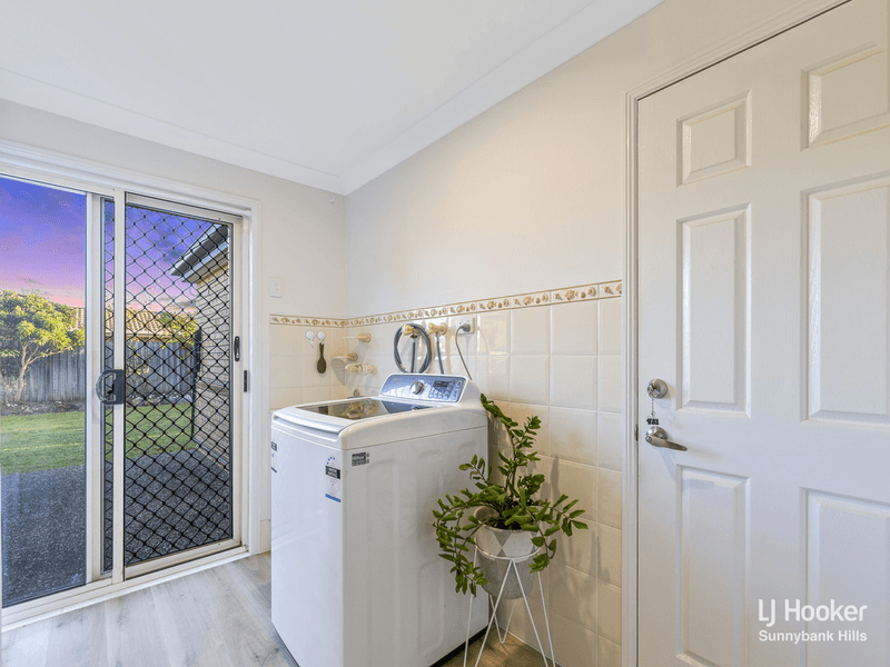 12 Albert Place, PARKINSON, QLD 4115