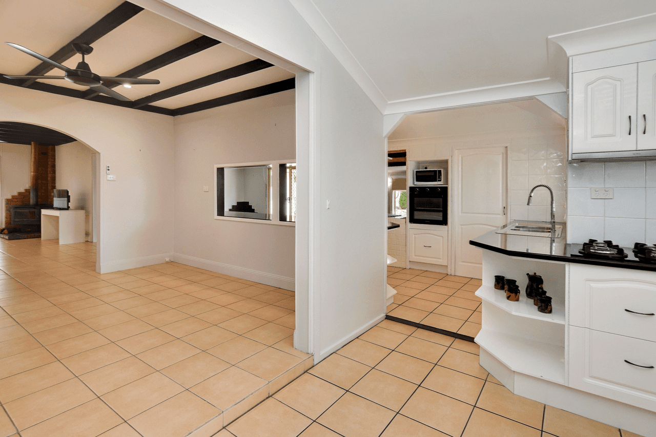32 Manners Street, TENTERFIELD, NSW 2372