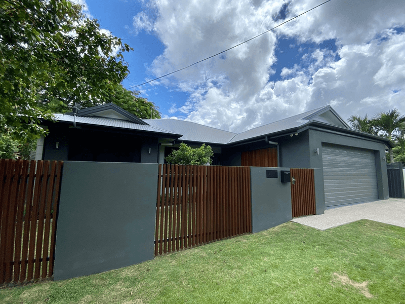1a Gummow Close, WHITFIELD, QLD 4870