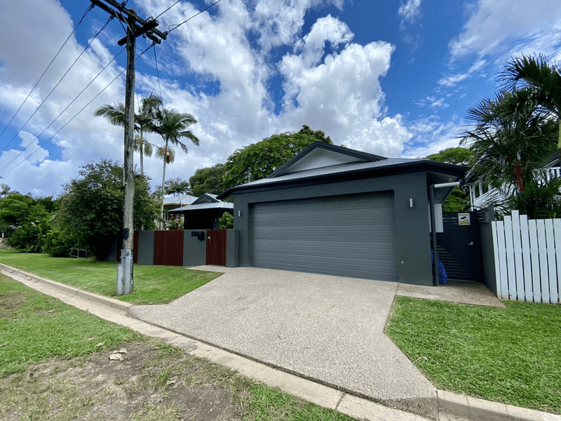 1a Gummow Close, WHITFIELD, QLD 4870