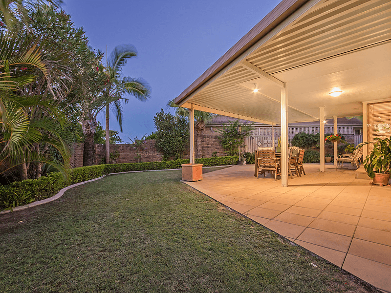 10 Moonraker Street, Clear Island Waters, QLD 4226