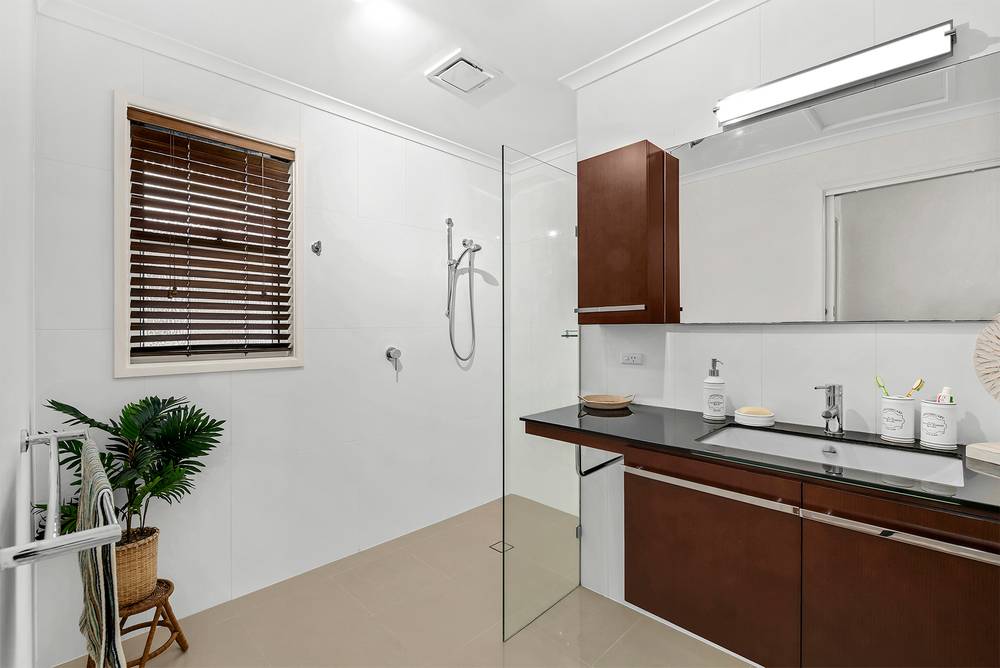 16 Leona Street, BOONDALL, QLD 4034