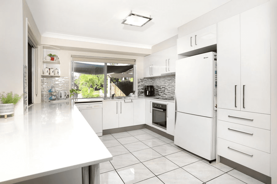 38 Woodlands Way, PARKWOOD, QLD 4214