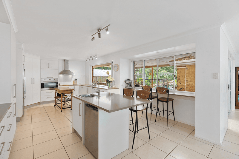 24 Cedarleigh Drive, TEWANTIN, QLD 4565