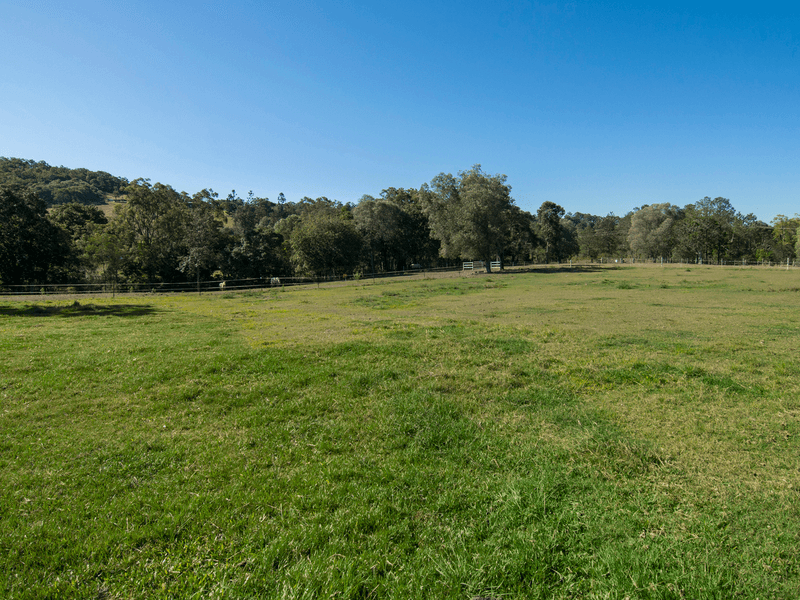 8 DALGLEISH Road, ORMEAU HILLS, QLD 4208