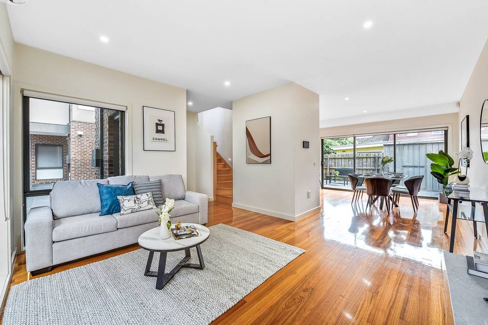 2/1 Prince Edward Avenue, MCKINNON, VIC 3204