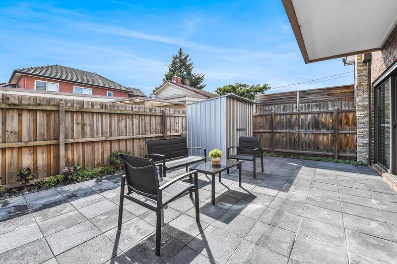 2/1 Prince Edward Avenue, MCKINNON, VIC 3204