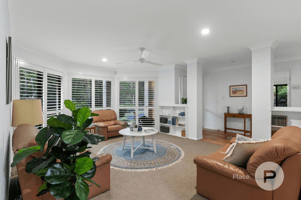 12 Bunyaville Close, Arana Hills, QLD 4054