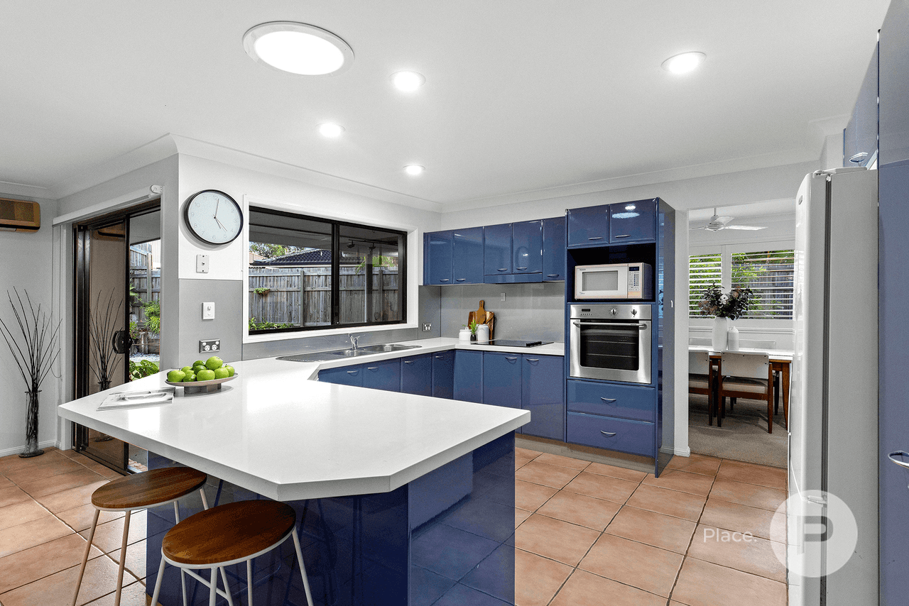 12 Bunyaville Close, Arana Hills, QLD 4054