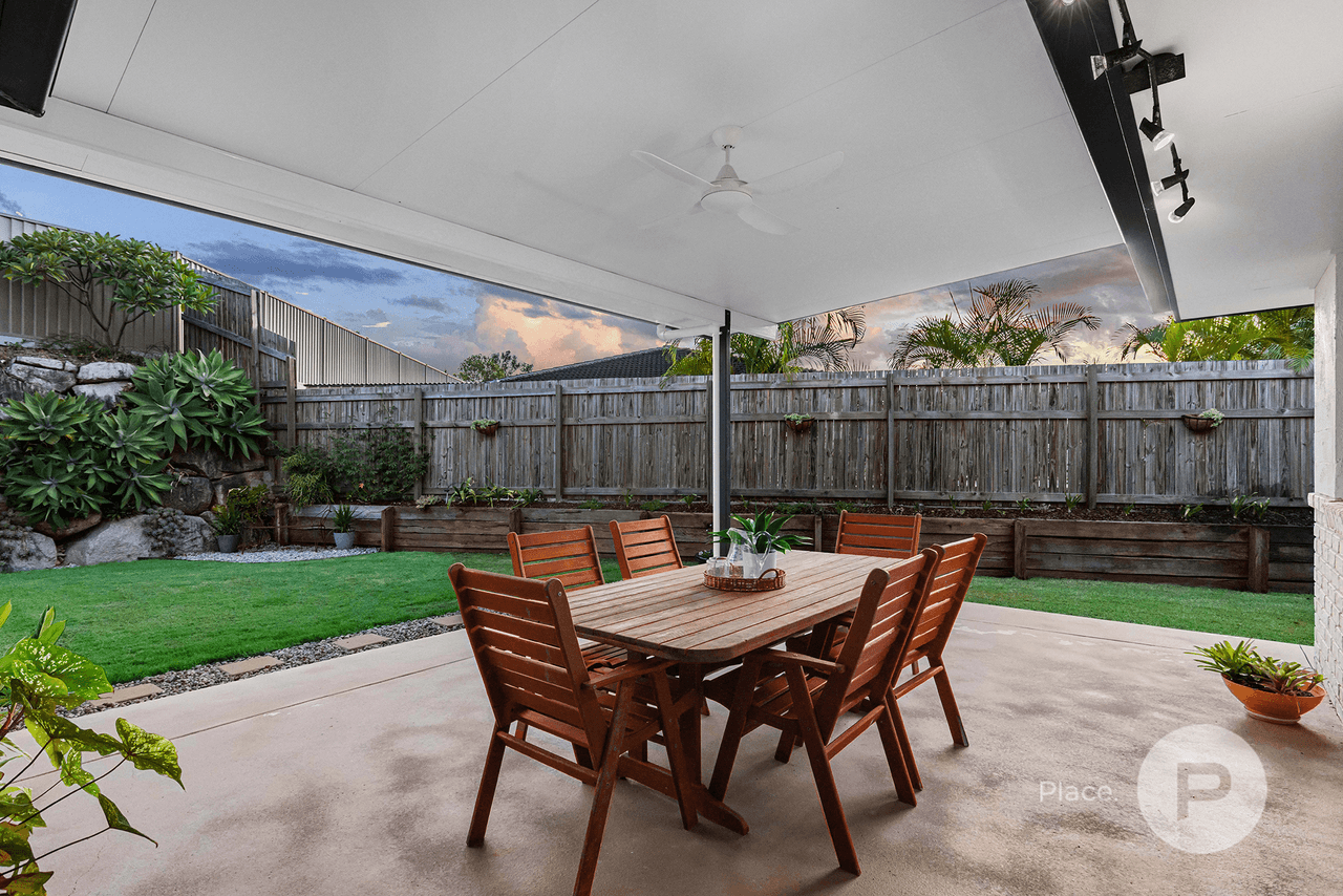 12 Bunyaville Close, Arana Hills, QLD 4054