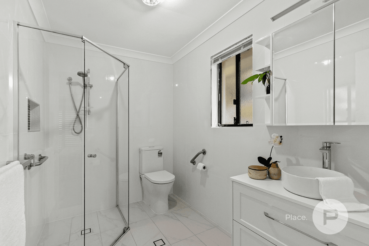 12 Bunyaville Close, Arana Hills, QLD 4054