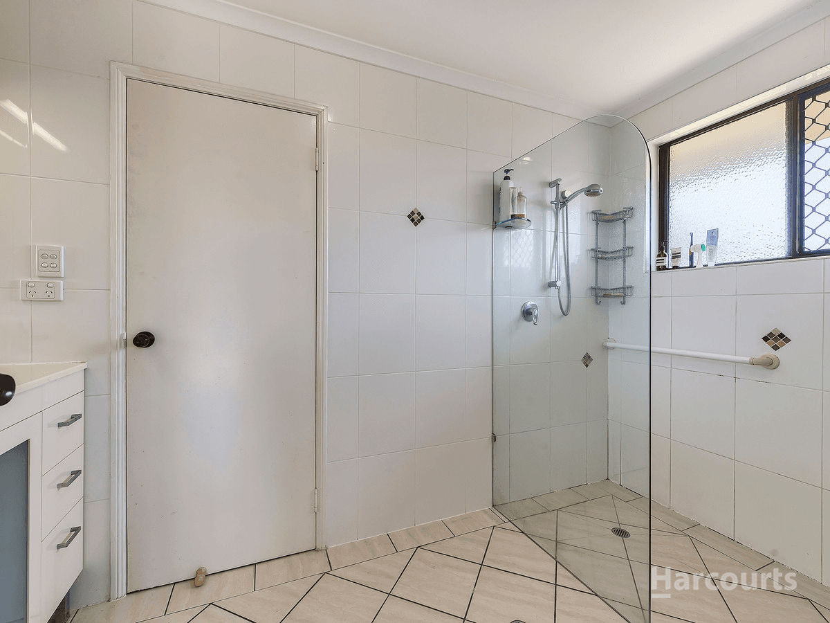 1 Hinkler Street, MORAYFIELD, QLD 4506