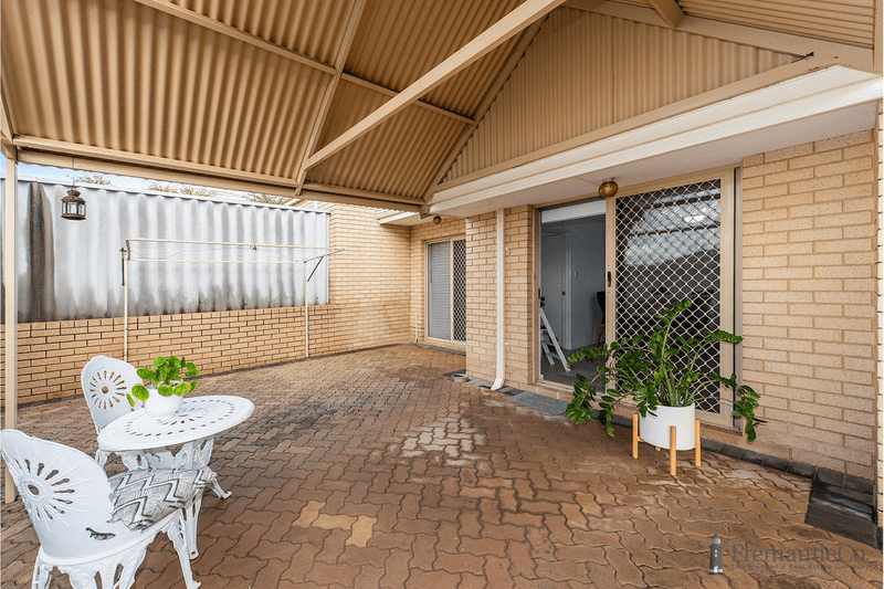 2/2 Bramston Street, Spearwood, WA 6163