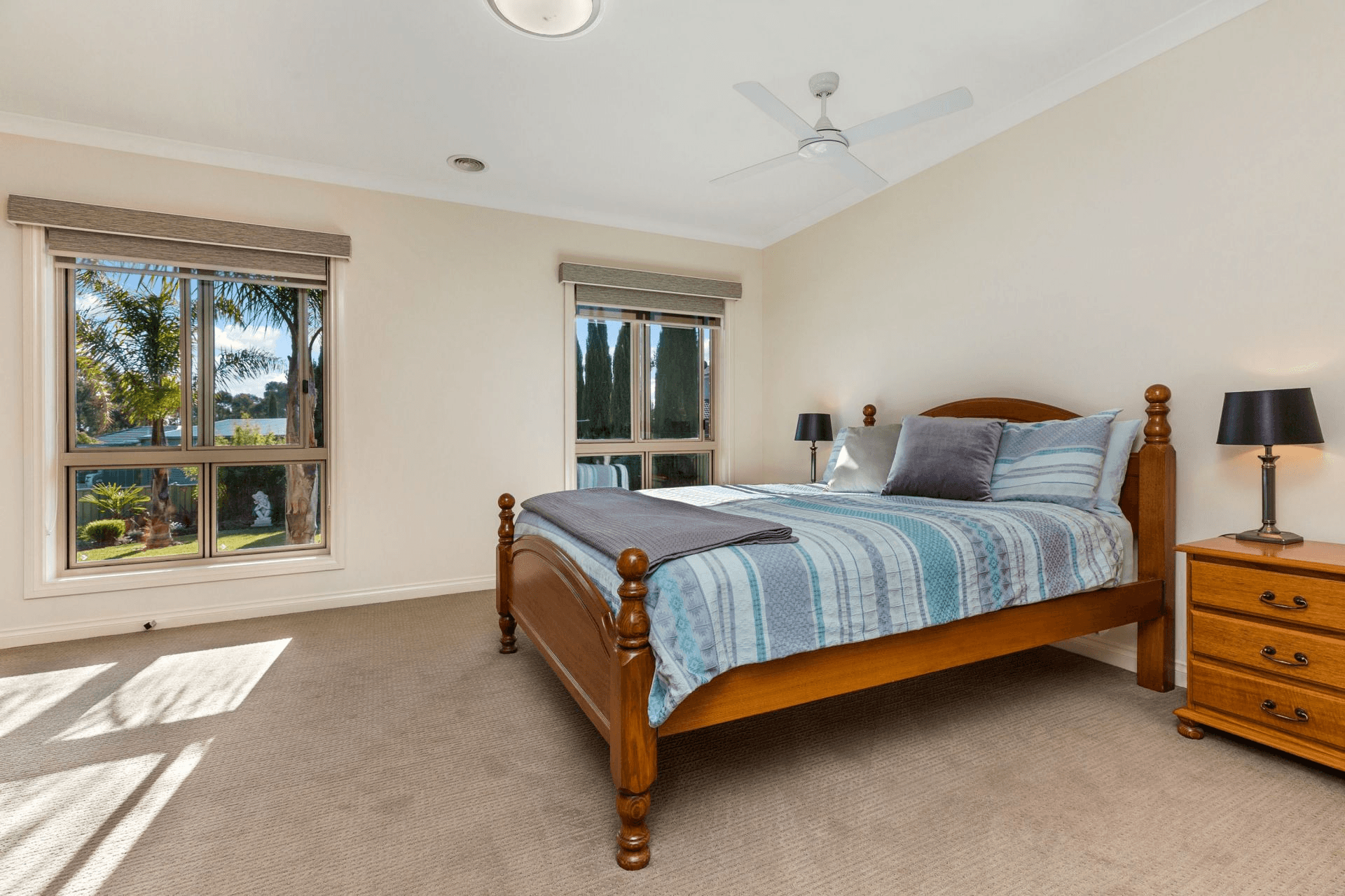 14 Roxburgh Cres, JUNORTOUN, VIC 3551