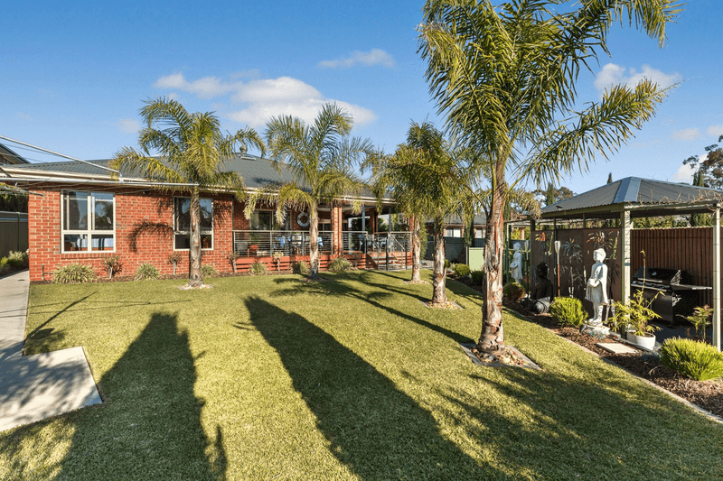 14 Roxburgh Cres, JUNORTOUN, VIC 3551