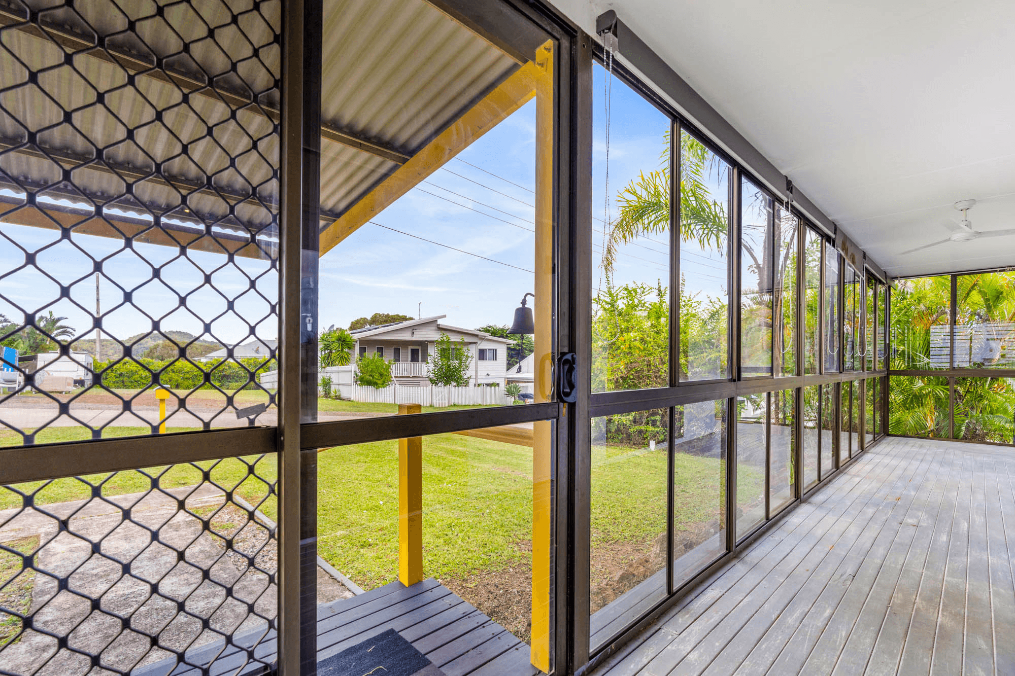 6 Yacht Street, RUSSELL ISLAND, QLD 4184