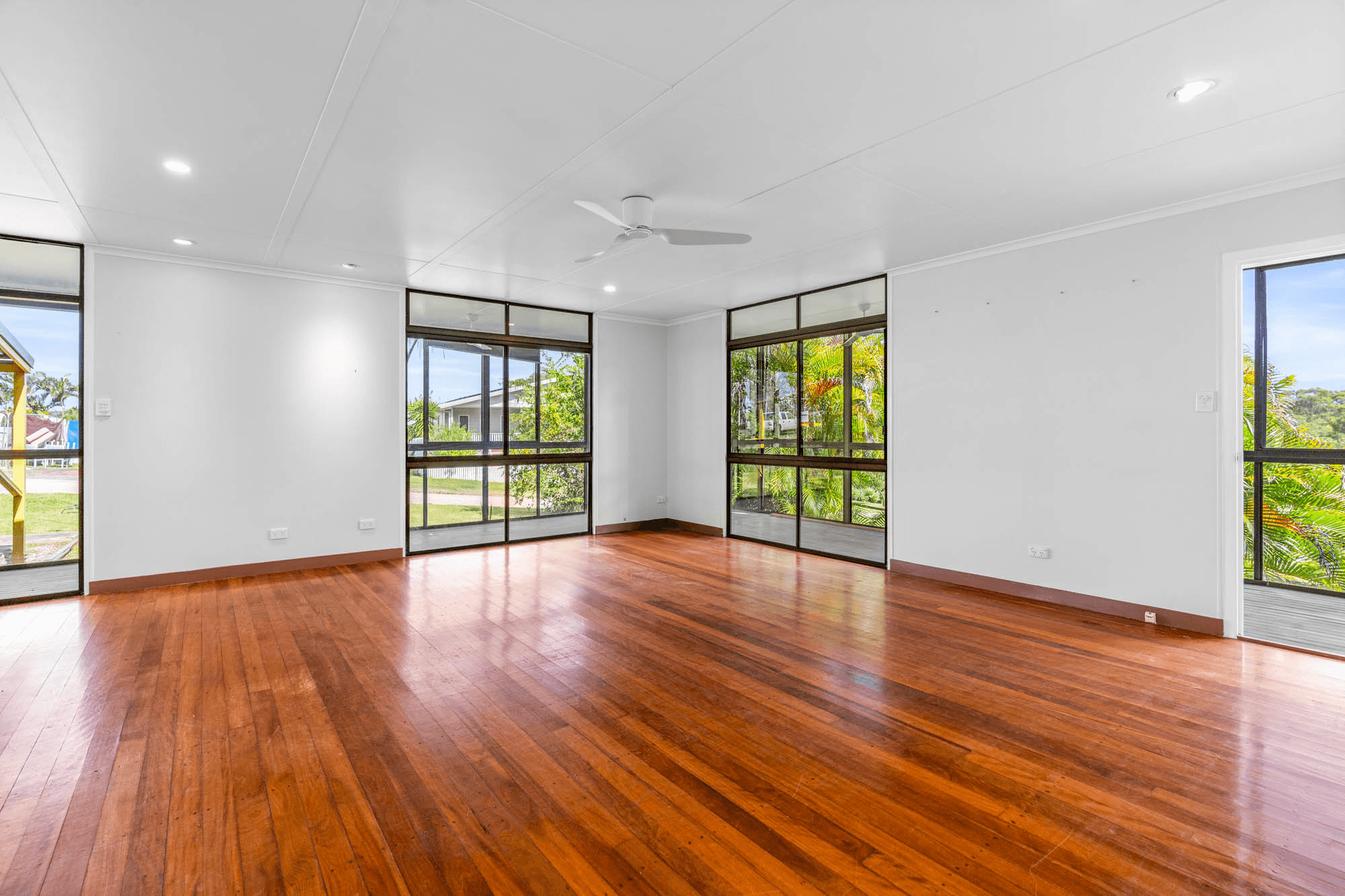 6 Yacht Street, RUSSELL ISLAND, QLD 4184