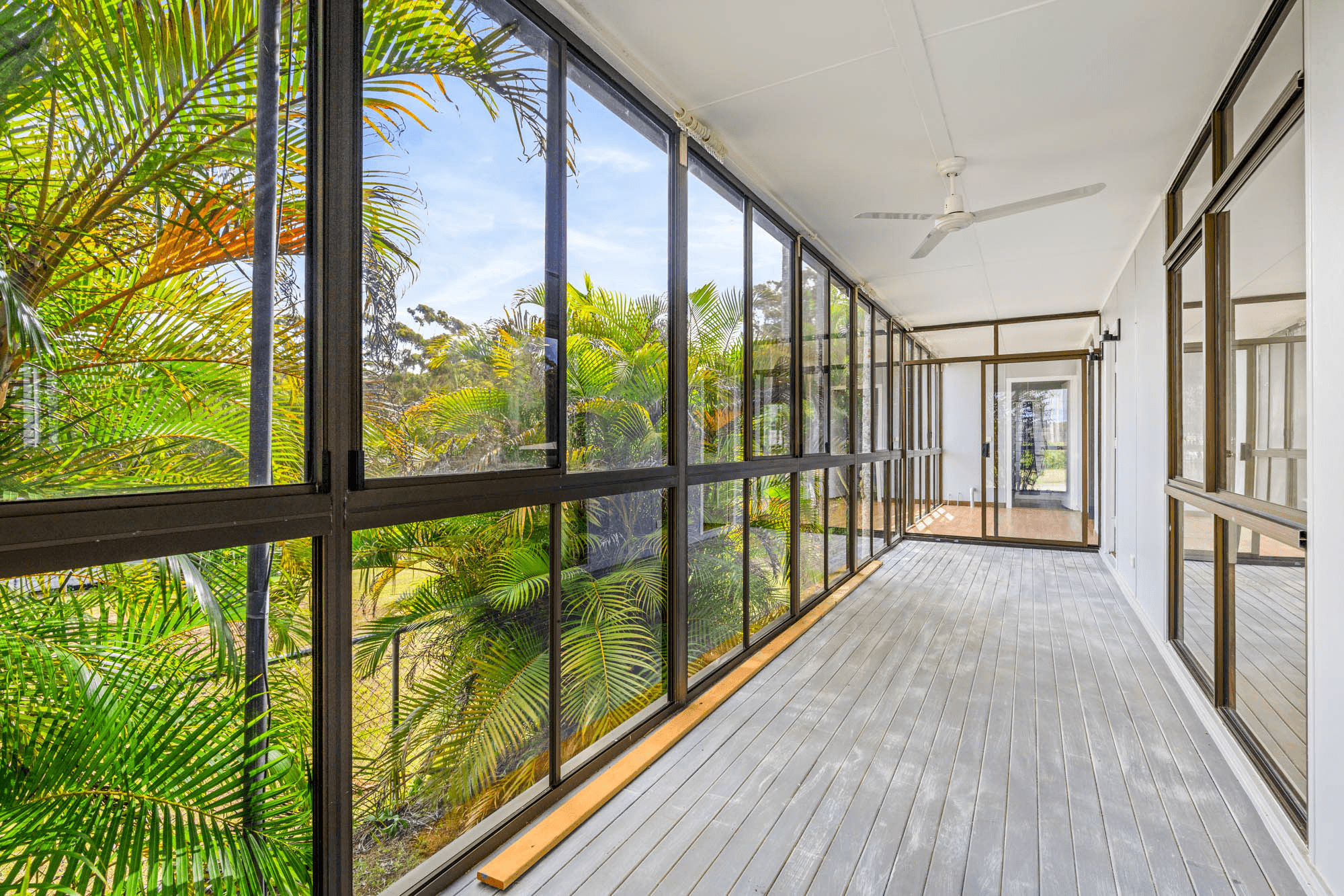 6 Yacht Street, RUSSELL ISLAND, QLD 4184