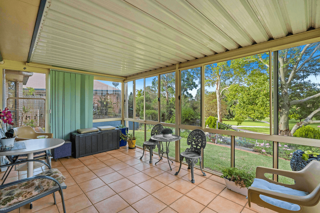 12 Hillcrest Court, KEARNEYS SPRING, QLD 4350