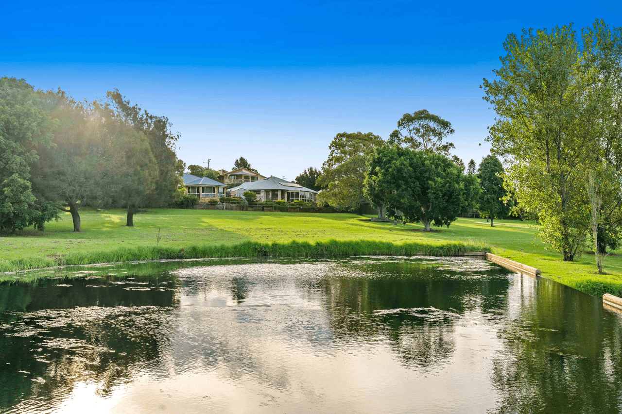 12 Hillcrest Court, KEARNEYS SPRING, QLD 4350