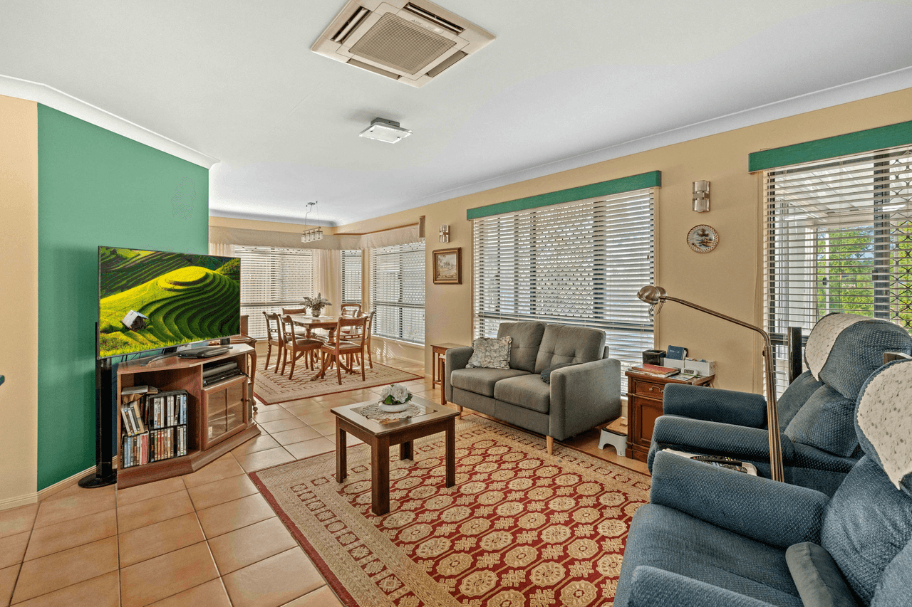 12 Hillcrest Court, KEARNEYS SPRING, QLD 4350