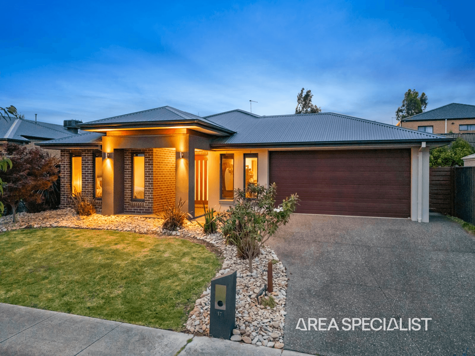 17 Viewgrand Drive, Pakenham, VIC 3810