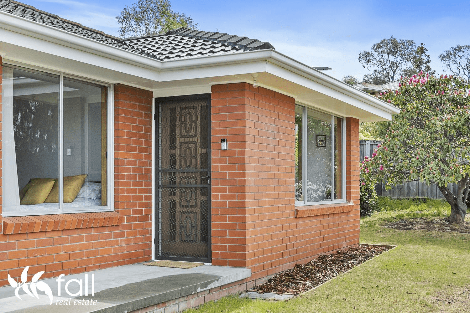 2 Calder Crescent, BLACKMANS BAY, TAS 7052