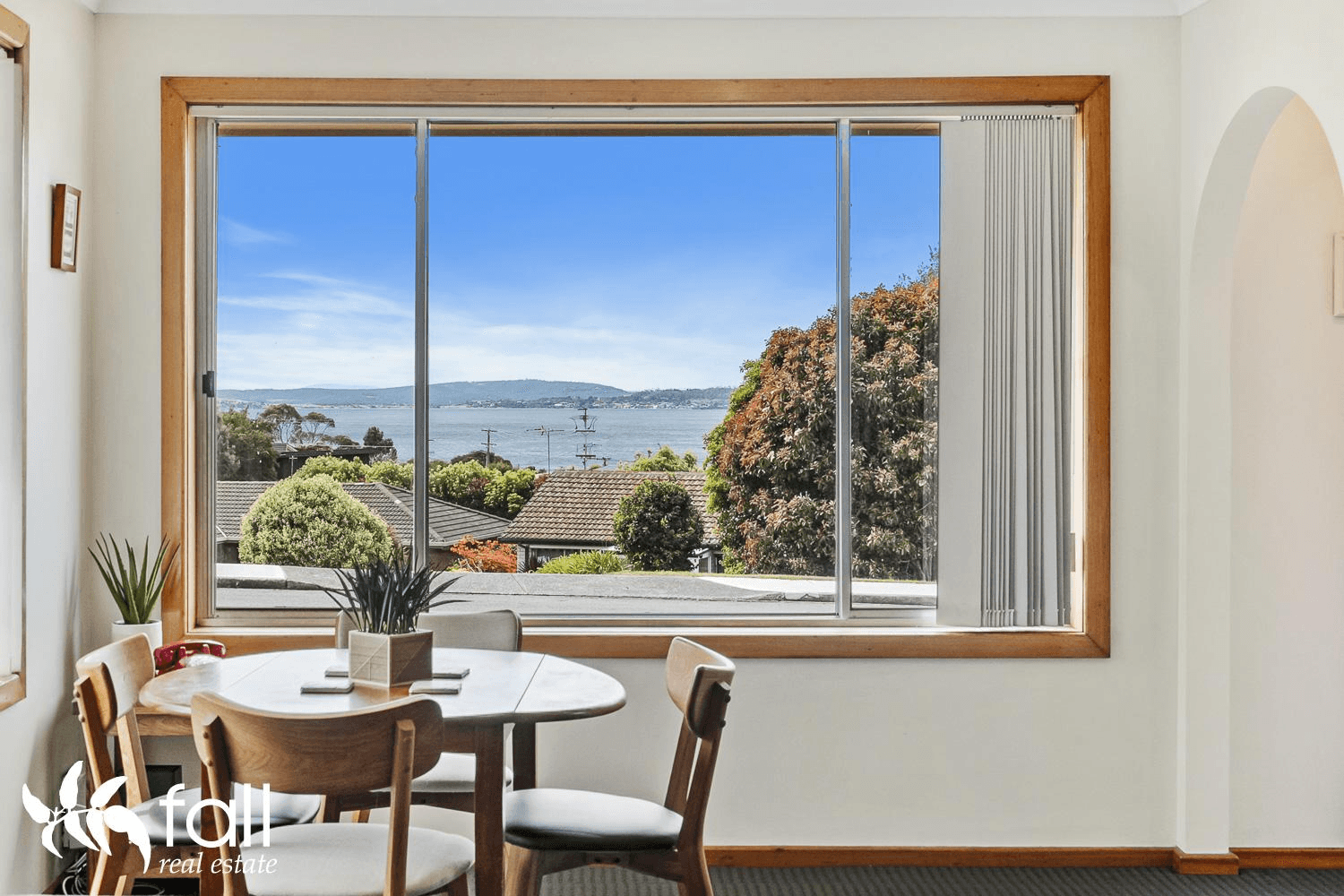 2 Calder Crescent, BLACKMANS BAY, TAS 7052