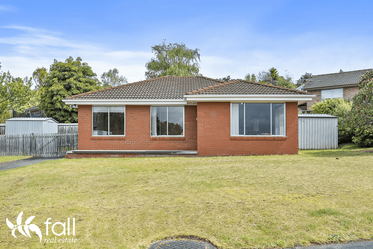 2 Calder Crescent, BLACKMANS BAY, TAS 7052