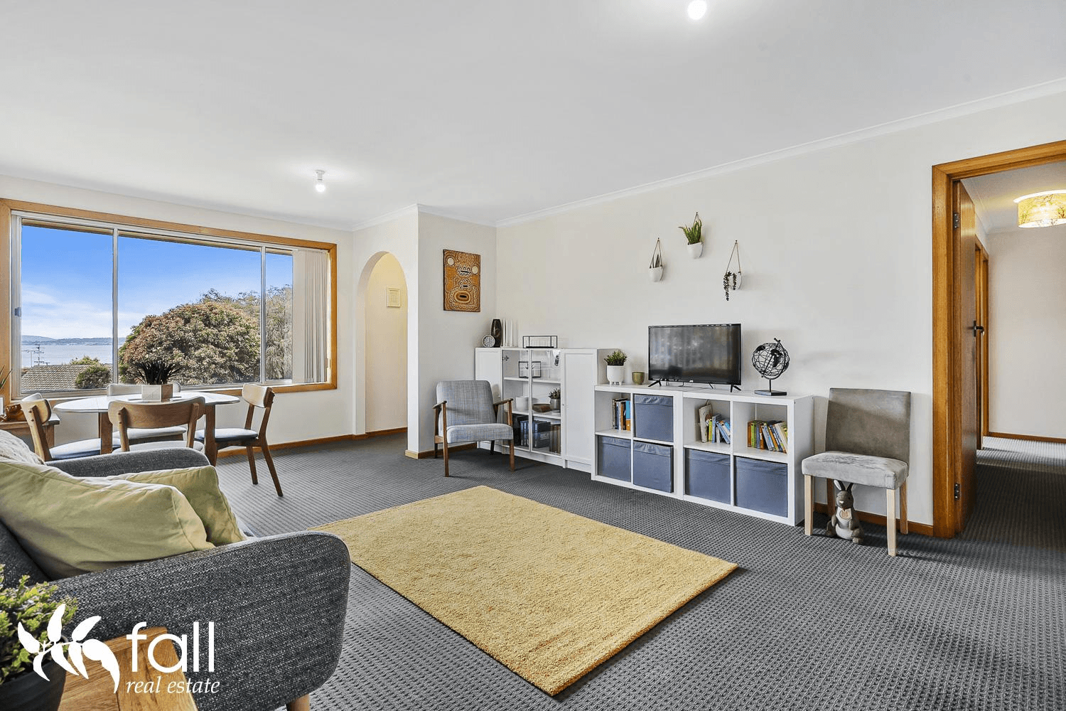 2 Calder Crescent, BLACKMANS BAY, TAS 7052