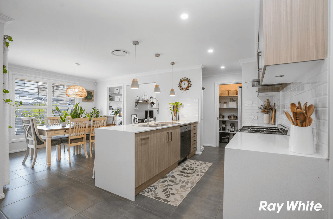 27 Parkway Drive, MARSDEN PARK, NSW 2765