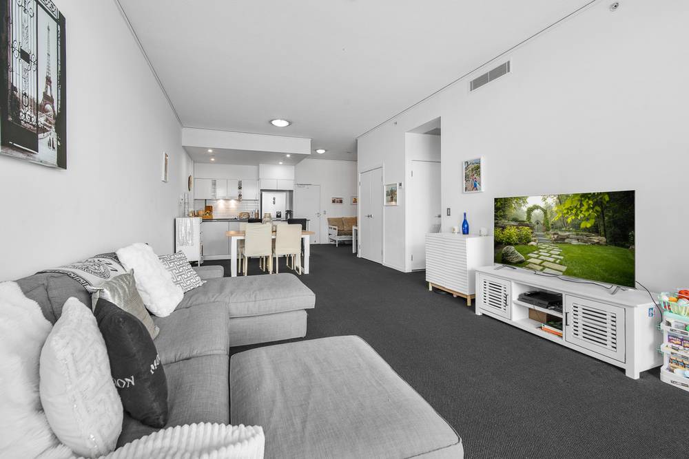 2403/22 Surf Parade, BROADBEACH, QLD 4218
