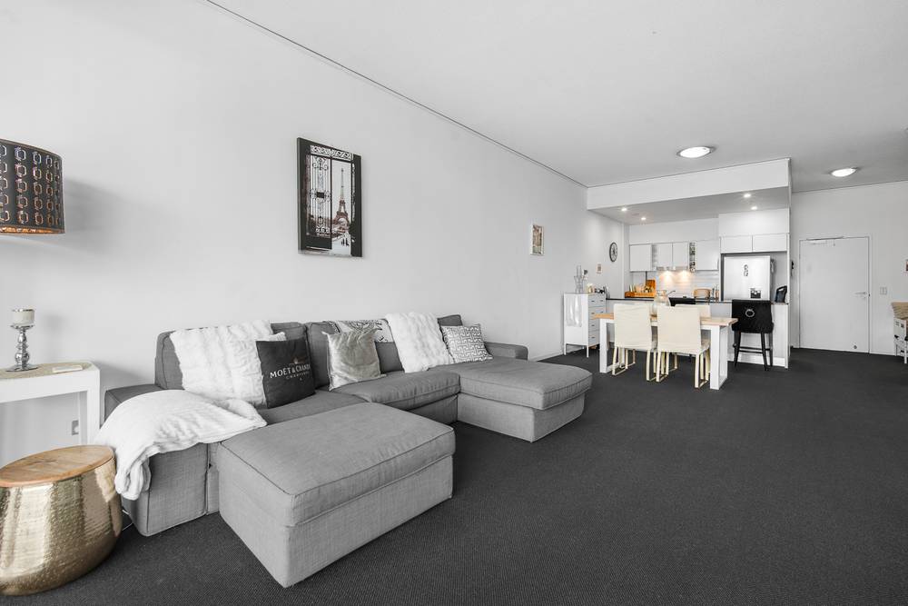 2403/22 Surf Parade, BROADBEACH, QLD 4218