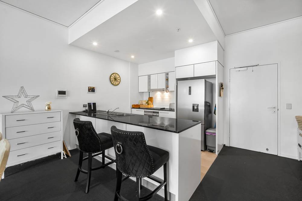 2403/22 Surf Parade, BROADBEACH, QLD 4218