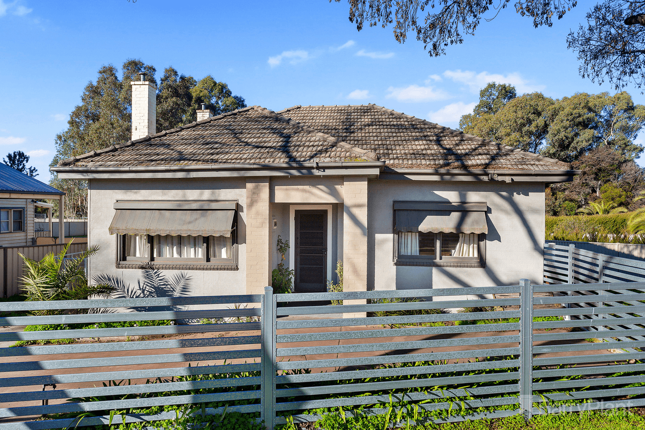 5 Spring Gully Road, Quarry Hill, VIC 3550