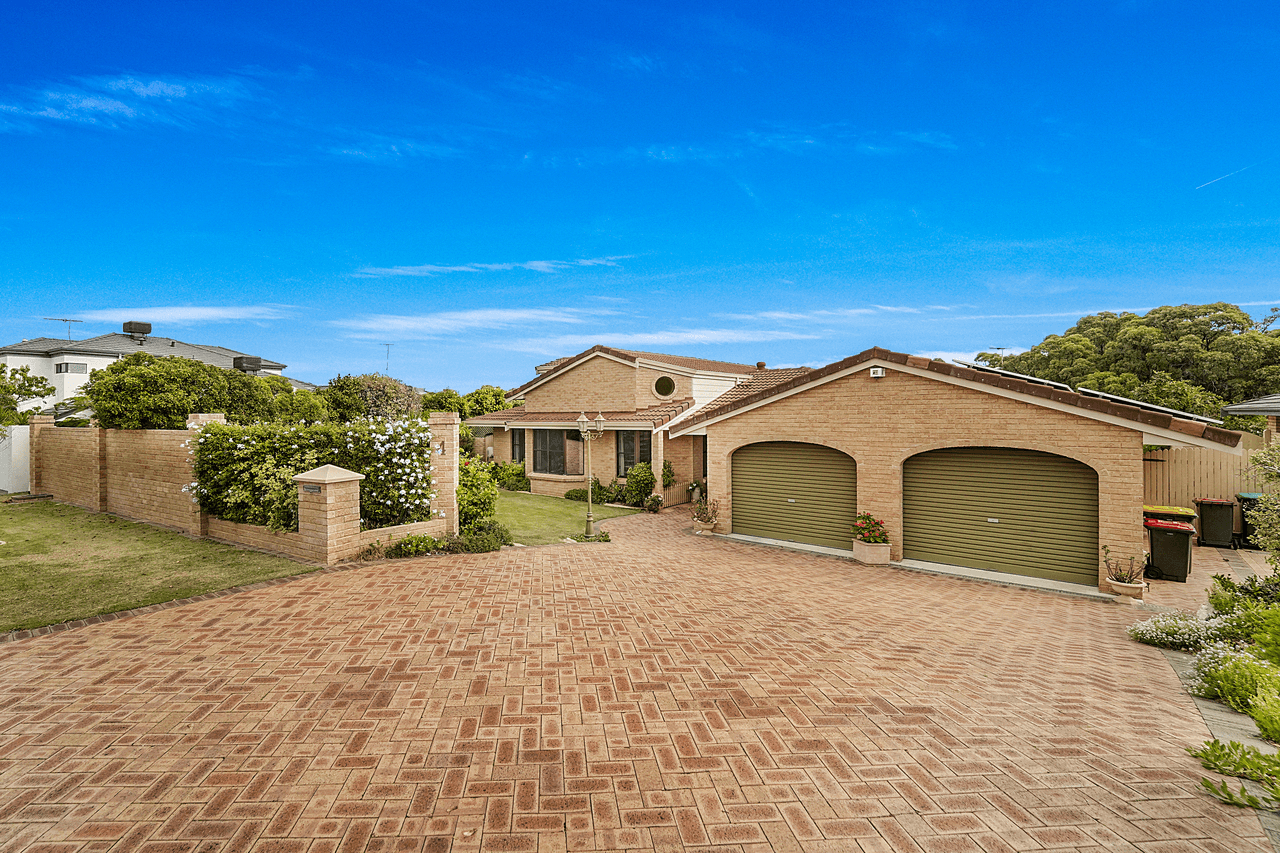 4 Georges Close, KALLAROO, WA 6025