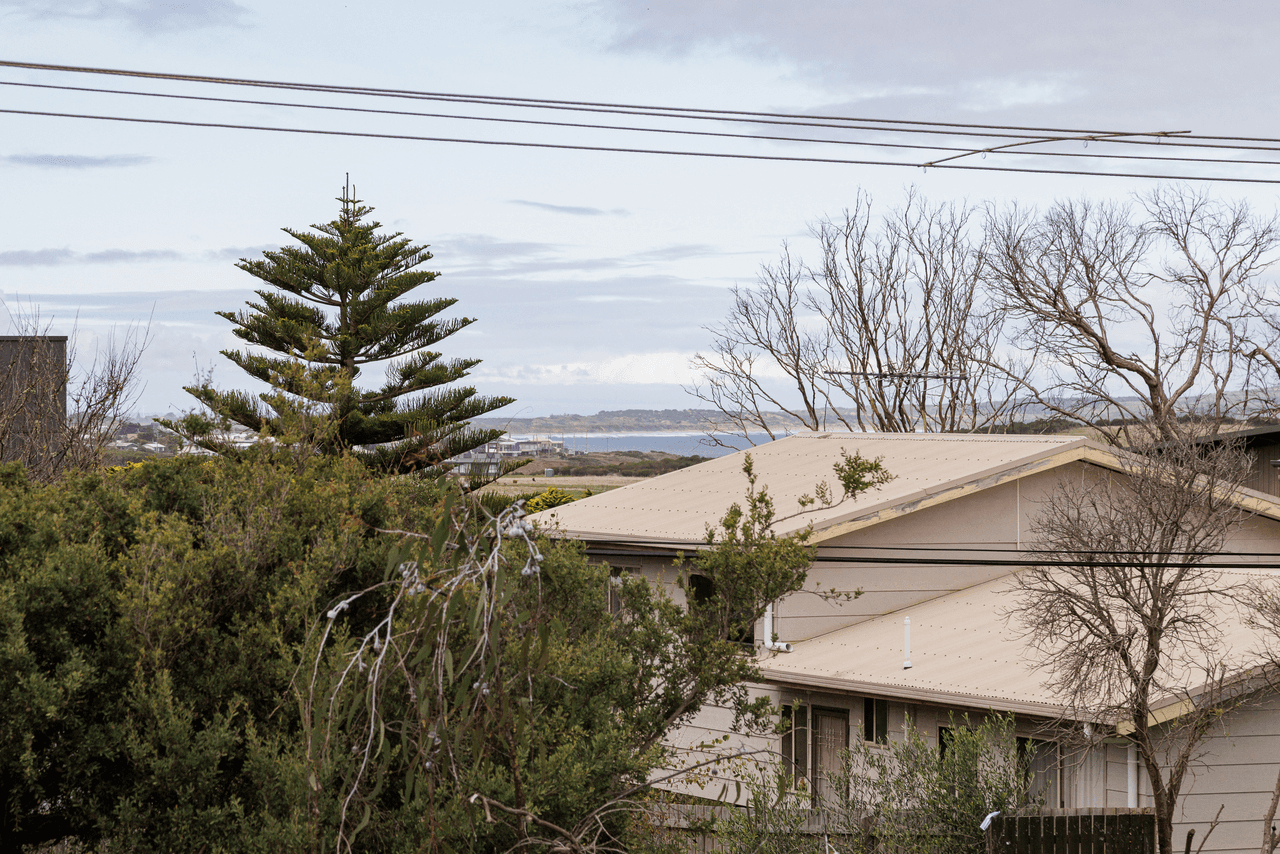 16 Hollywood Crescent, SMITHS BEACH, VIC 3922