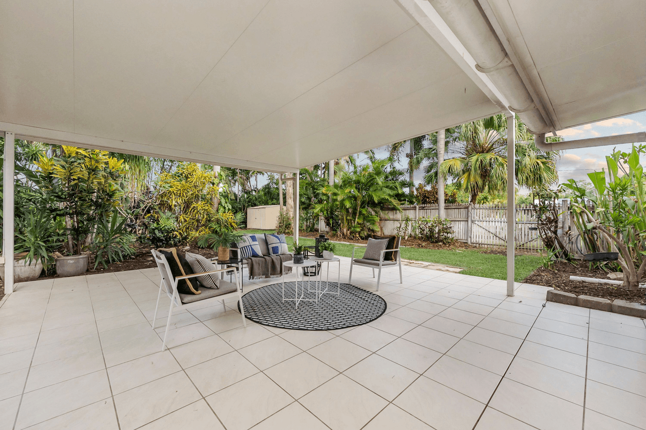 4 Mostyn Crescent, BUSHLAND BEACH, QLD 4818