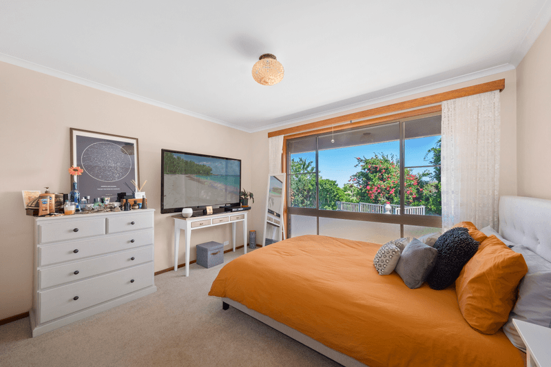 8 Cameron Crescent, GLENVALE, QLD 4350