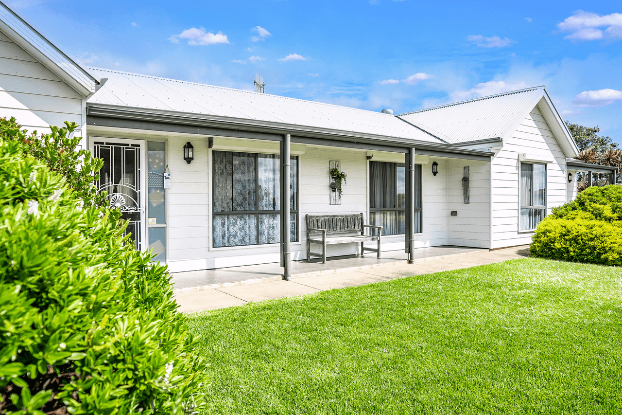 11 Cormorant Court, MIDDLETON, SA 5213