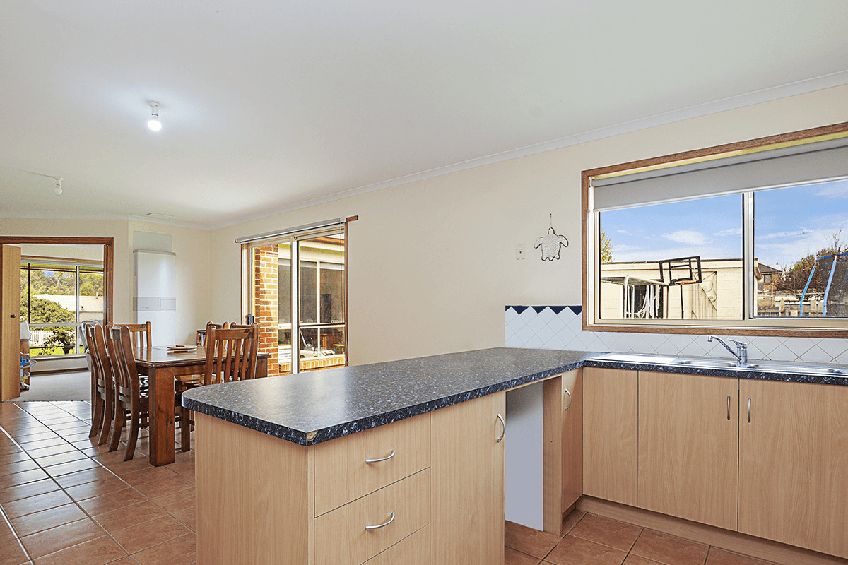 10 Henry Street, WARRNAMBOOL, VIC 3280