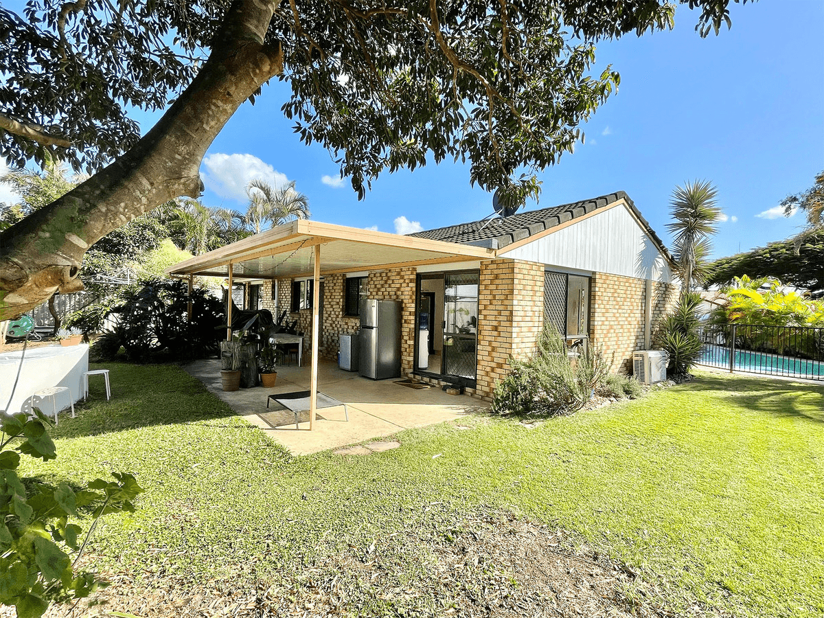 17 Spoonbill Court, Burleigh Waters, QLD 4220