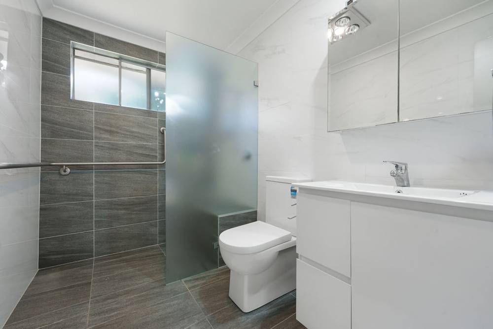 33 Lewis Street, SOUTH WENTWORTHVILLE, NSW 2145