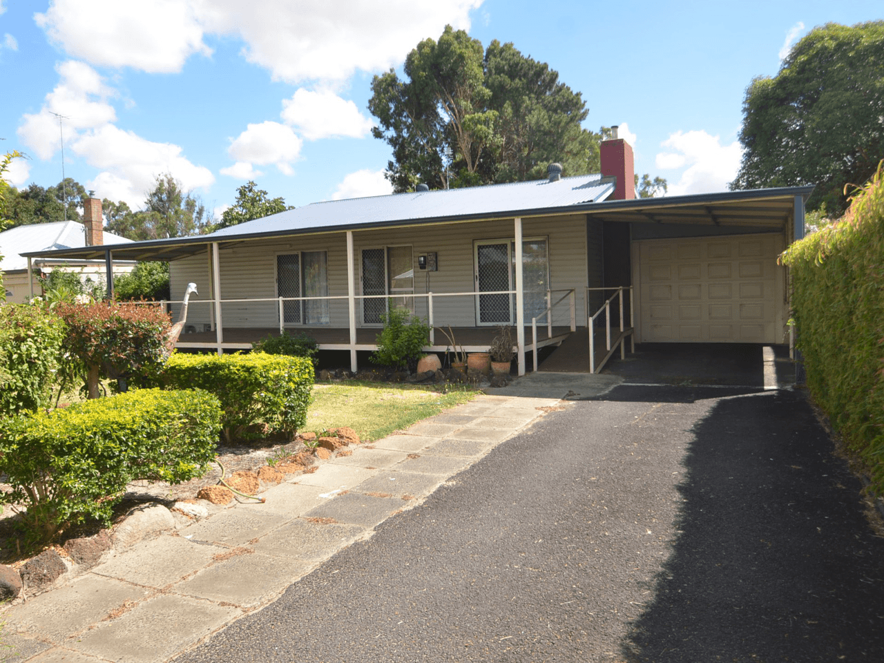 13 Merriedale Crescent, HARVEY, WA 6220