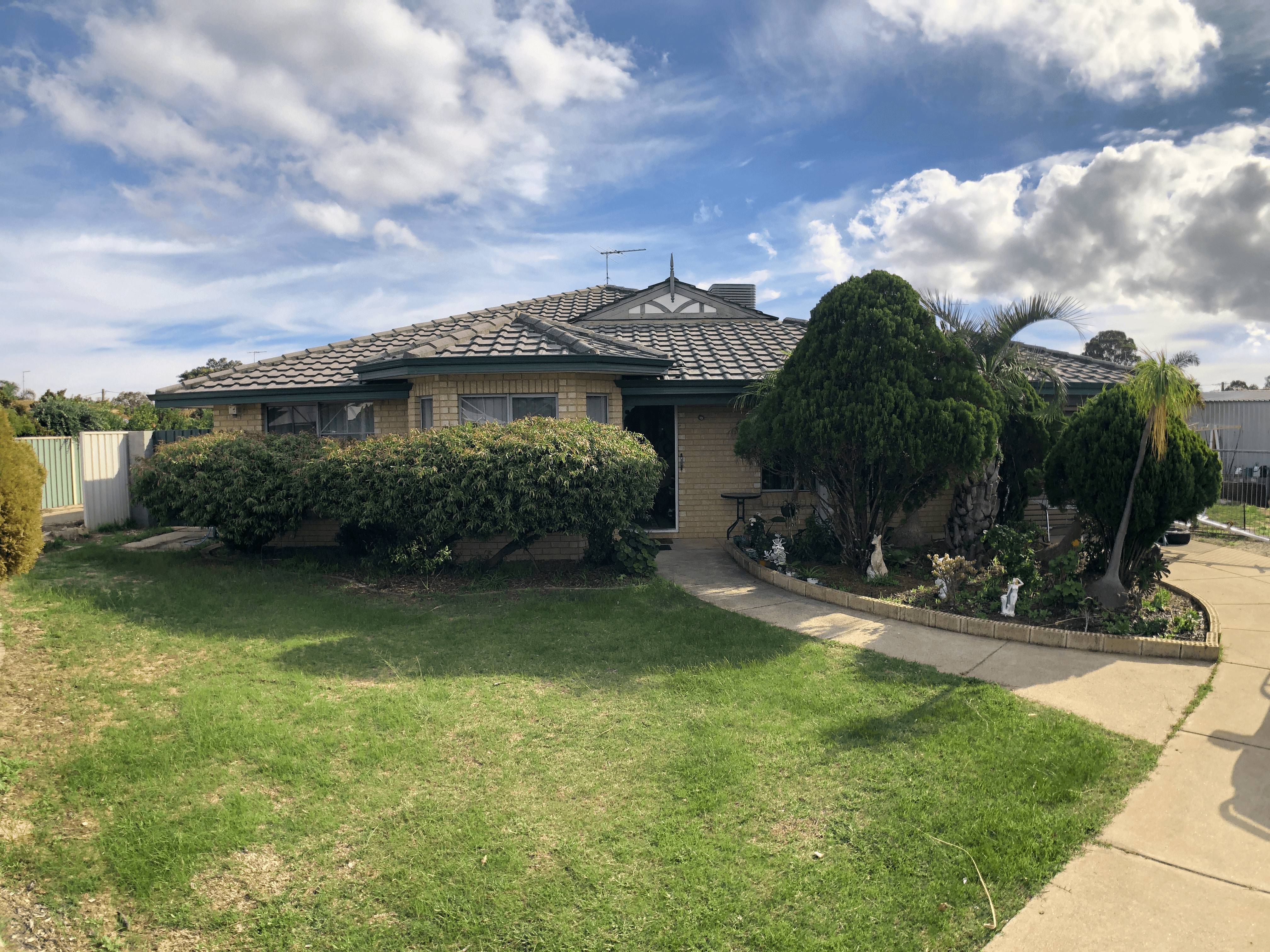 8 Lakes Close, SOUTH YUNDERUP, WA 6208