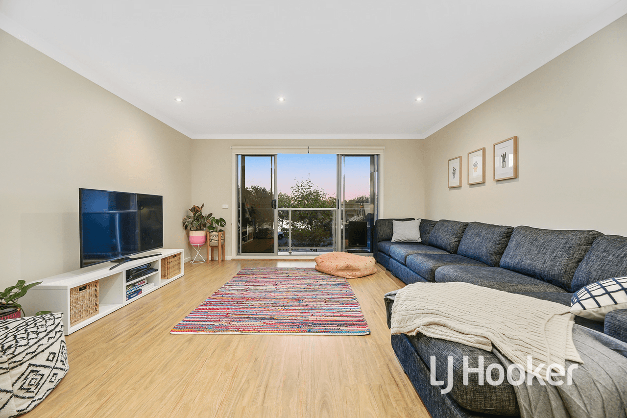 75 Lakeside Boulevard, PAKENHAM, VIC 3810