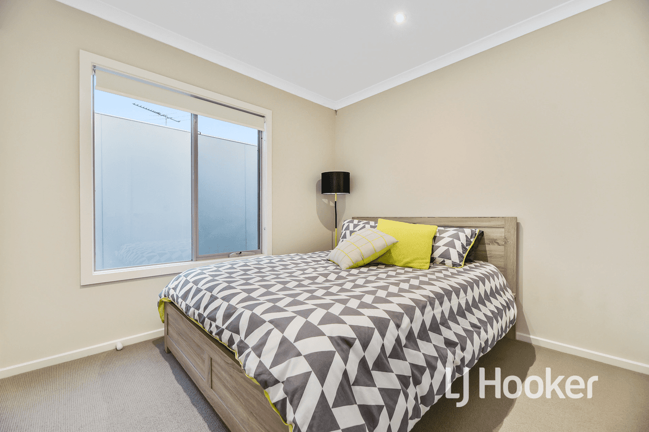 75 Lakeside Boulevard, PAKENHAM, VIC 3810