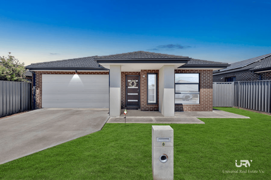 8 Wispering Circuit, KILMORE, VIC 3764